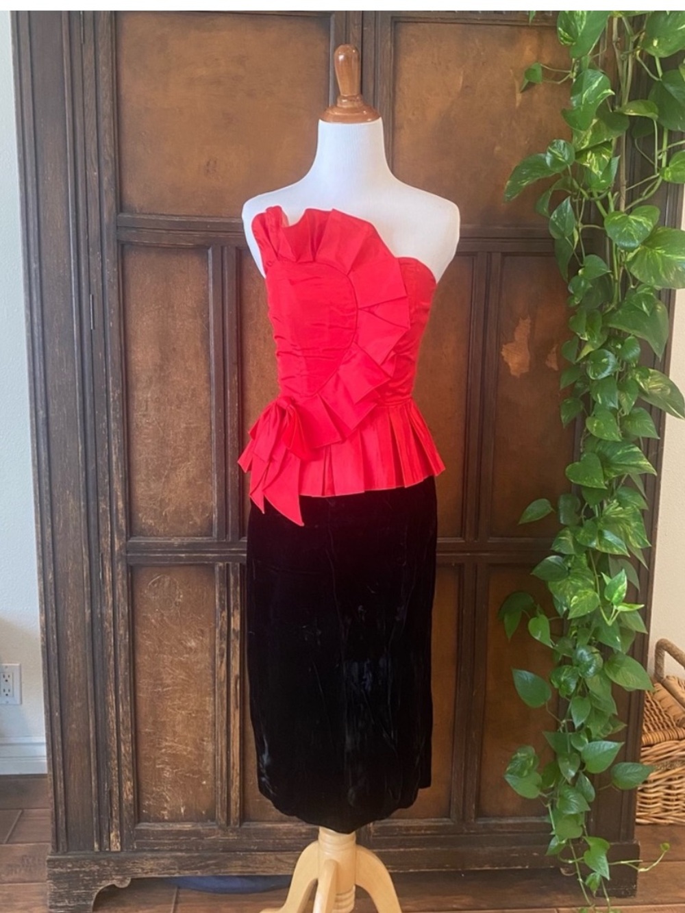 Black velvet red taffeta strapless mini dress small s 4 vintage peplum